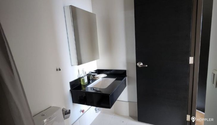 "2BR Condo for Rent in The Meranti at Two Serendra, BGC - Bonifacio Global City, Taguig"05