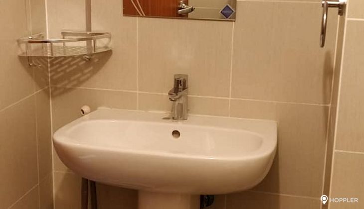 "Studio Condo for Rent in Eton Tower, Legazpi Village, Makati"09