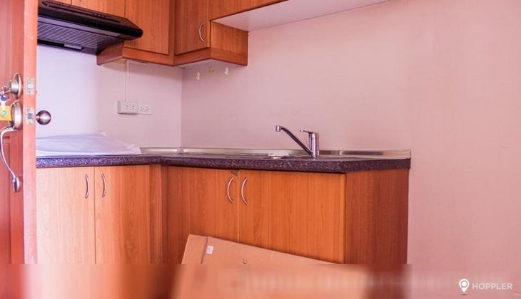 "Studio Condo for Rent in Paseo Parkview Suites, Salcedo Village, Makati"02