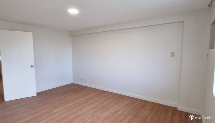 "1BR Condo for Rent in Sunvar Condominium, Cartimar, Pasay"05