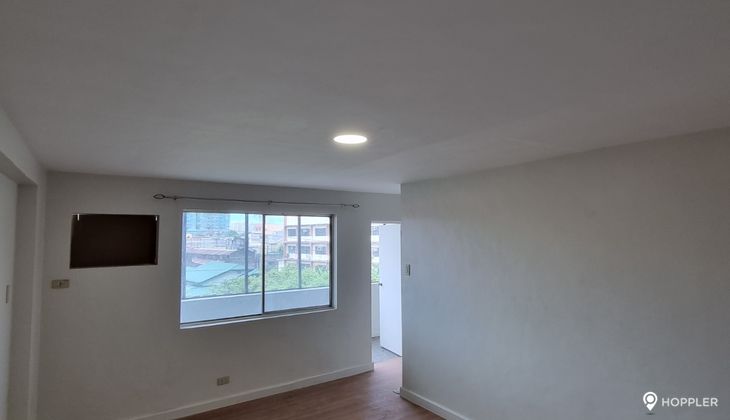"1BR Condo for Rent in Sunvar Condominium, Cartimar, Pasay"06