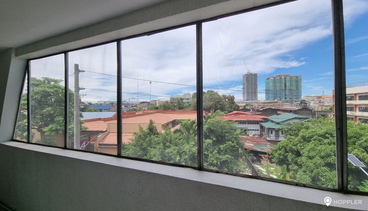 "1BR Condo for Rent in Sunvar Condominium, Cartimar, Pasay"10