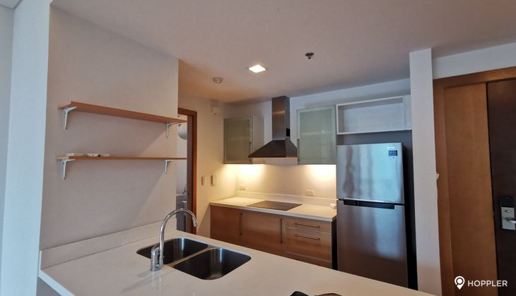 "2BR Condo for Rent in Park Terraces, San Lorenzo Village, Makati"06