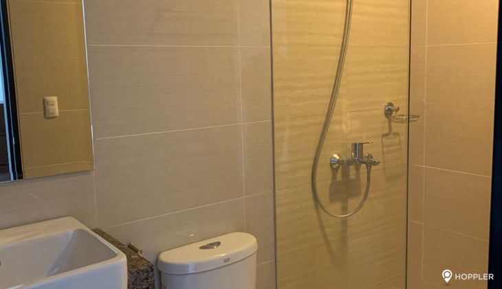 "2BR Condo for Rent in Salcedo Skysuites, Salcedo Village, Makati"06