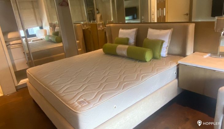 "1BR Condo for Rent in Arya Residences, BGC - Bonifacio Global City, Taguig"09