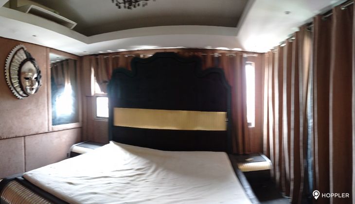 "2BR Condo for Rent in Ferros Bel-Air Tower, Bel-Air Village, Makati"03