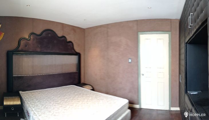 "2BR Condo for Rent in Ferros Bel-Air Tower, Bel-Air Village, Makati"10