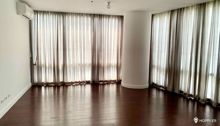 "2BR Condo for Rent in The Suites at One Bonifacio High Street, BGC - Bonifacio Global City, Taguig"02
