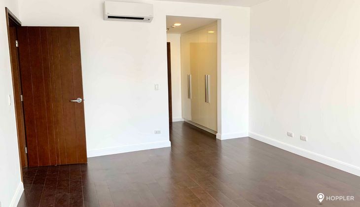"2BR Condo for Rent in The Suites at One Bonifacio High Street, BGC - Bonifacio Global City, Taguig"05