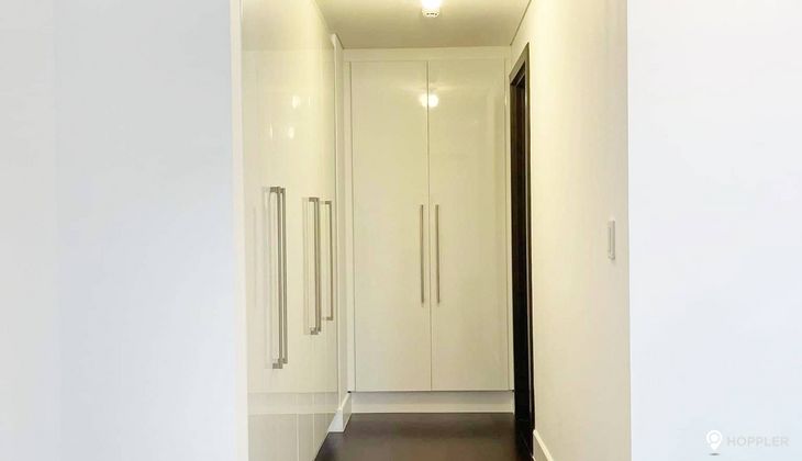 "1BR Condo for Rent in Garden Towers, Legazpi Village, Makati"10