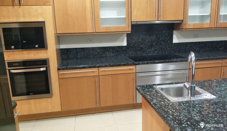 "3BR Condo for Rent in One Roxas Triangle, Urdaneta Village, Makati"02