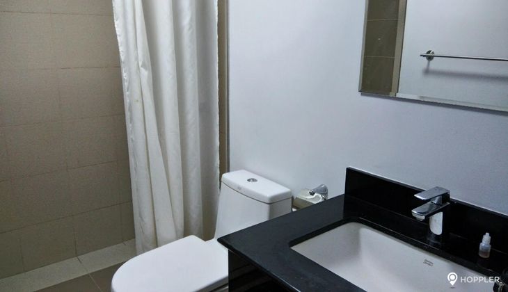 "Studio Condo for Rent in The Meranti at Two Serendra, BGC - Bonifacio Global City, Taguig"02