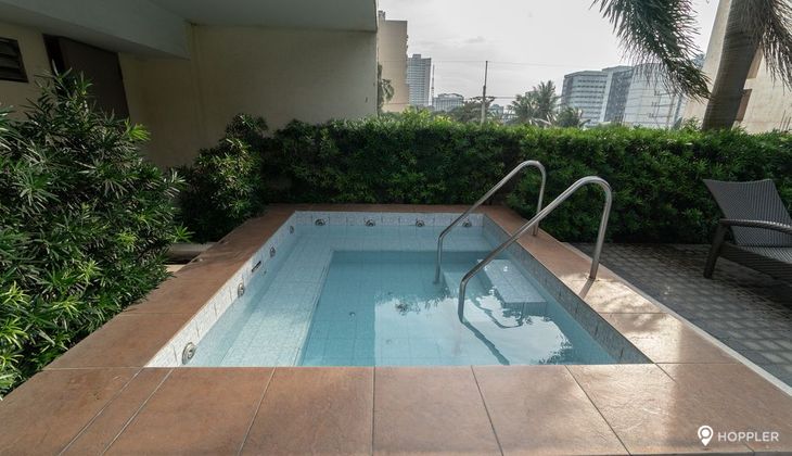 "Studio Condo for Rent in La Breza Hotel, Diliman, Quezon City"08