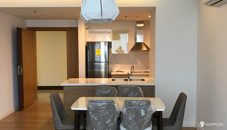"2BR Condo for Rent in Park Terraces, San Lorenzo Village, Makati"05