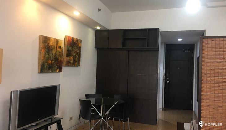 "Studio Condo for Rent in Fairways Tower, BGC - Bonifacio Global City, Taguig"02