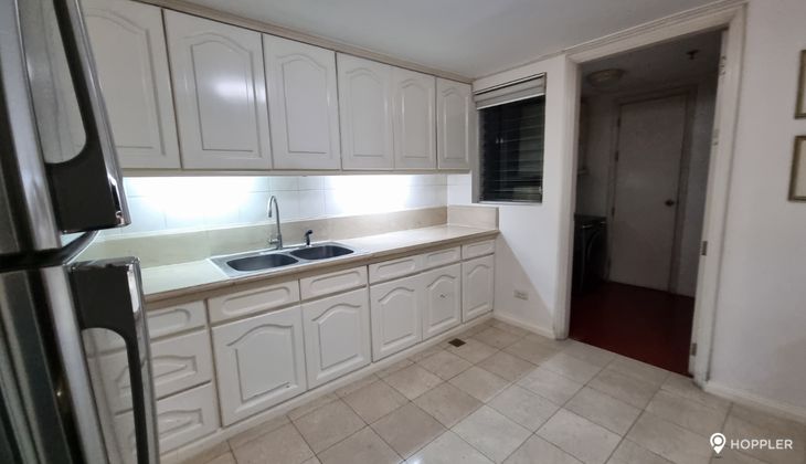 "2BR Condo for Rent in The Frabella 1, Legazpi Village, Makati"08