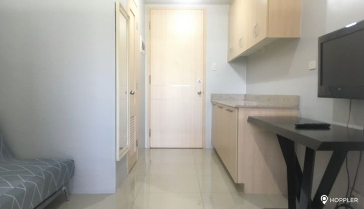 "2BR Condo for Rent in Field Residences , San Dionisio, Parañaque"03