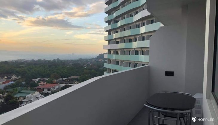 "1BR Condo for Rent in The Residences at Commonwealth, Batasan Hills, Quezon City"06