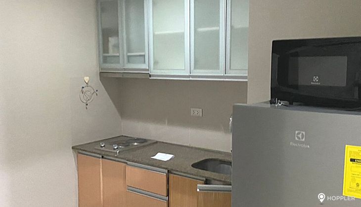 "1BR Condo for Rent in Three Central, Salcedo Village, Makati"04