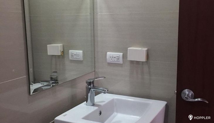 "1BR Condo for Rent in Two Central, Salcedo Village, Makati"03