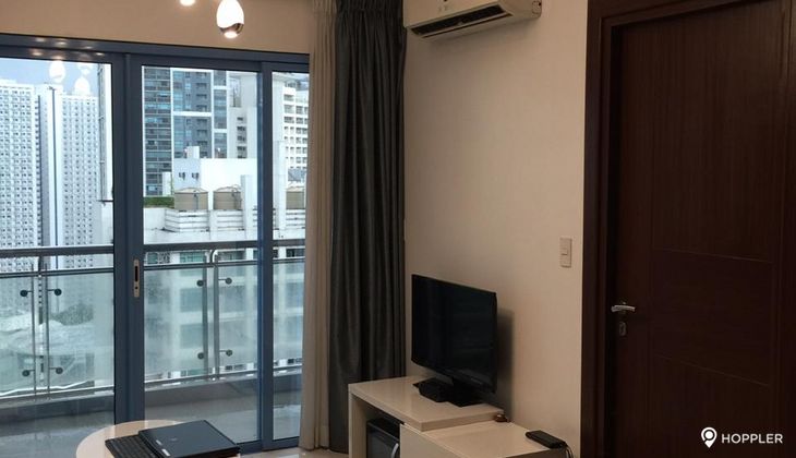 "1BR Condo for Rent in Two Central, Salcedo Village, Makati"09