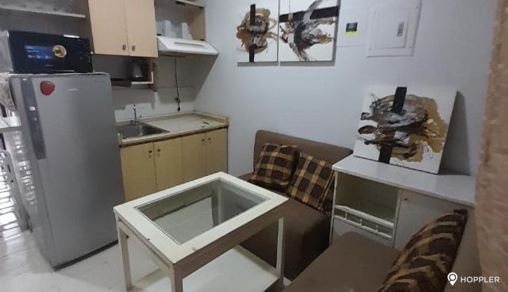 "Studio Condo for Rent in Royal Palm Villa, Pamplona Tres, Las Piñas"01