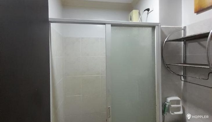 "Studio Condo for Rent in Royal Palm Villa, Pamplona Tres, Las Piñas"02