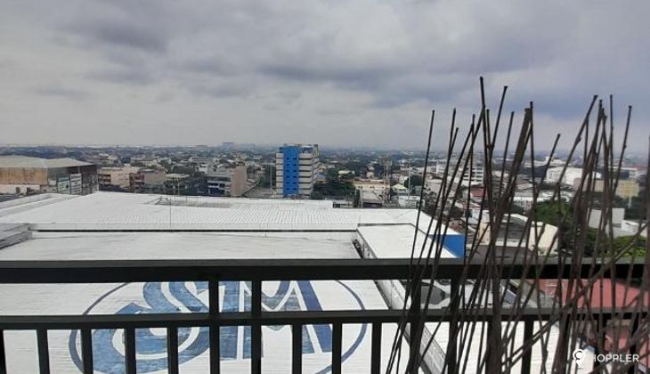 "Studio Condo for Rent in Royal Palm Villa, Pamplona Tres, Las Piñas"03