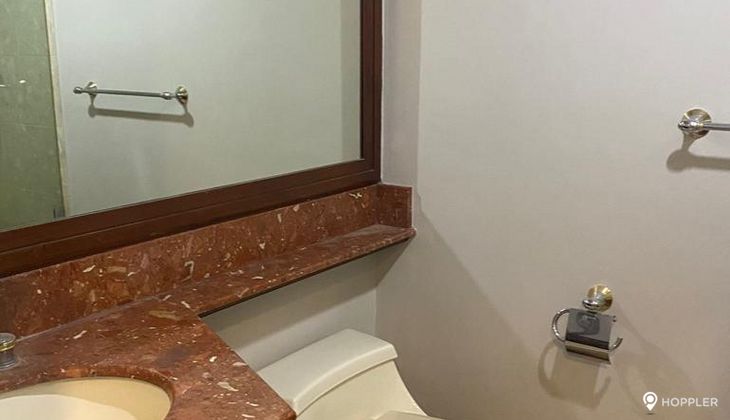 "3BR Condo for Rent in Rizal Tower, Rockwell Center, Makati"05