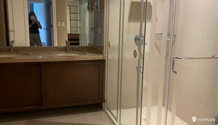 "3BR Condo for Rent in Rizal Tower, Rockwell Center, Makati"08