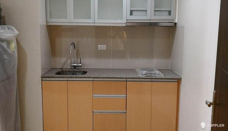 "1BR Condo for Rent in Three Central, Salcedo Village, Makati"02