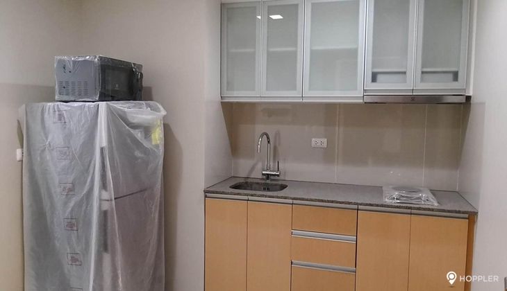 "1BR Condo for Rent in Three Central, Salcedo Village, Makati"03