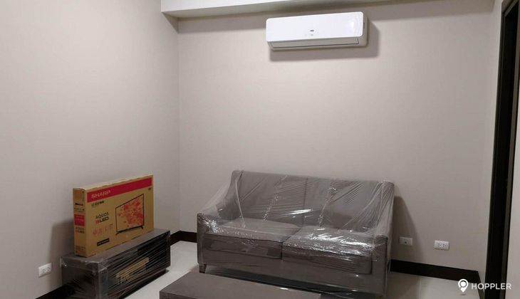 "1BR Condo for Rent in Three Central, Salcedo Village, Makati"04