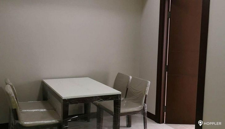 "1BR Condo for Rent in Three Central, Salcedo Village, Makati"05
