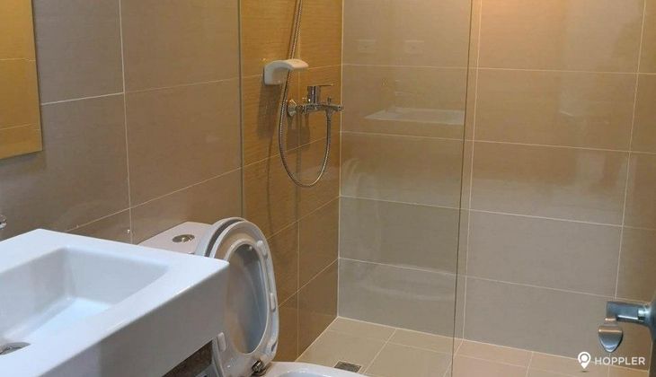 "1BR Condo for Rent in Three Central, Salcedo Village, Makati"06
