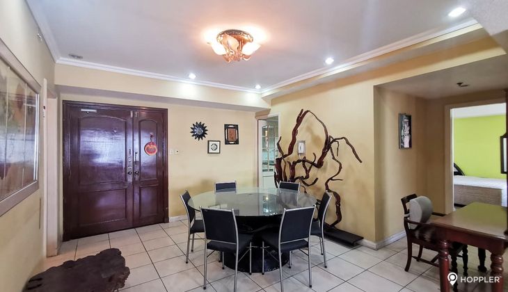 "2BR Condo for Rent in One Lafayette Square, Salcedo Village, Makati"03