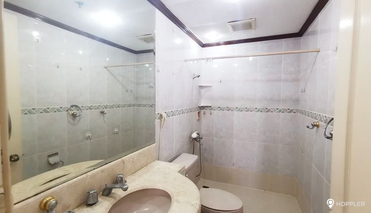 "2BR Condo for Rent in One Lafayette Square, Salcedo Village, Makati"09