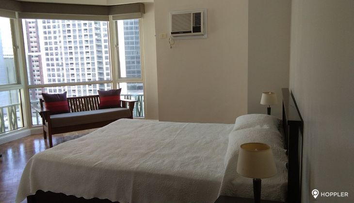 "3BR Condo for Rent in The Regency at Salcedo, Salcedo Village, Makati"04