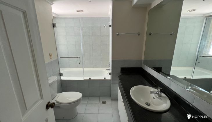 "3BR Condo for Rent in The Regency at Salcedo, Salcedo Village, Makati"05