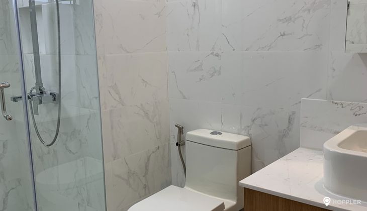 "2BR Condo for Rent in The Royalton at the Capitol Commons, Oranbo, Pasig"05