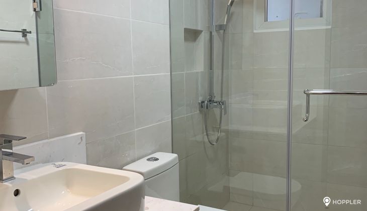 "2BR Condo for Rent in The Royalton at the Capitol Commons, Oranbo, Pasig"06