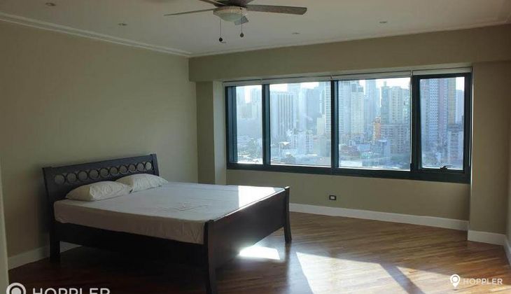 "3BR Condo for Rent in Rizal Tower, Rockwell Center, Makati"03