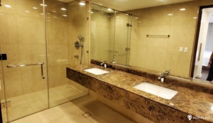 "2BR Condo for Rent in The Suites at One Bonifacio High Street, BGC - Bonifacio Global City, Taguig"03