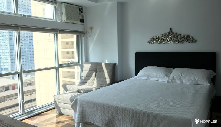 "2BR Condo for Rent in Greenbelt Excelsior, Legazpi Village, Makati"05