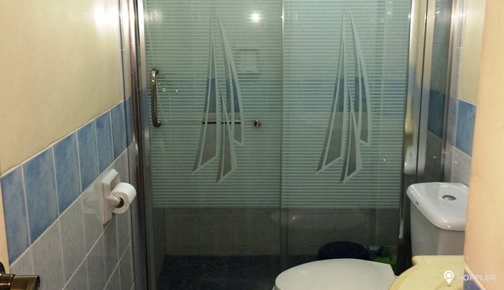 "1BR Condo for Rent in One Orchard Road, Eastwood City, Quezon City"05