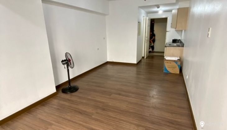 "Studio Condo for Rent in La Verti Residences, Cartimar, Pasay"04
