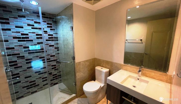 "2BR Condo for Rent in Edades Tower and Garden Villas, Rockwell Center, Makati"03