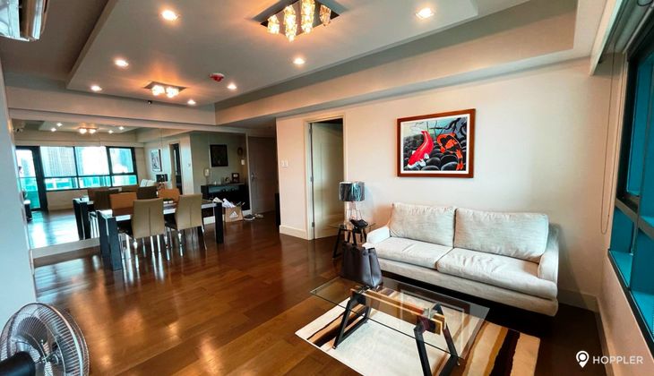 "2BR Condo for Rent in Edades Tower and Garden Villas, Rockwell Center, Makati"04