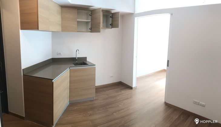 "1BR Condo for Rent in The Rise Makati, San Antonio Village, Makati"02