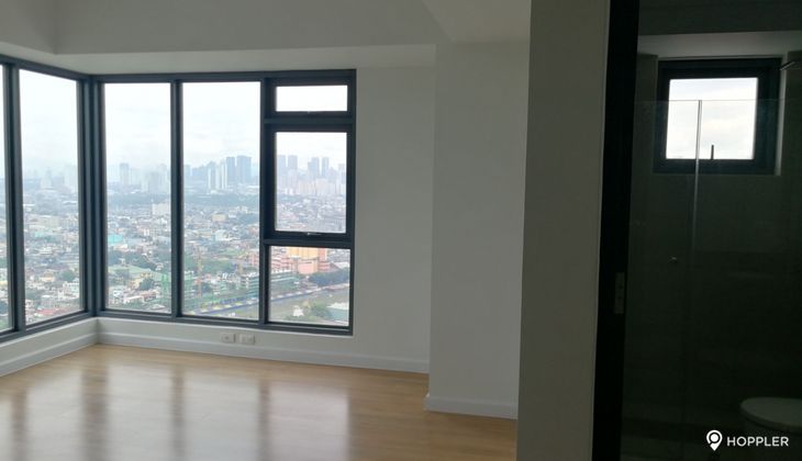 "2BR Condo for Rent in Solstice, Carmona, Makati"10